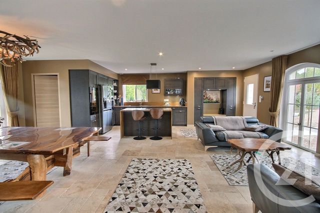 Maison à vendre - 4 pièces - 121 m2 - La Ferte St Cyr - 41 - CENTRE