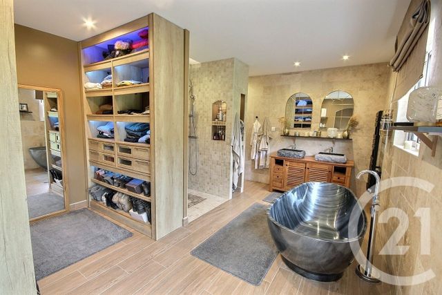 Maison à vendre - 4 pièces - 121 m2 - La Ferte St Cyr - 41 - CENTRE