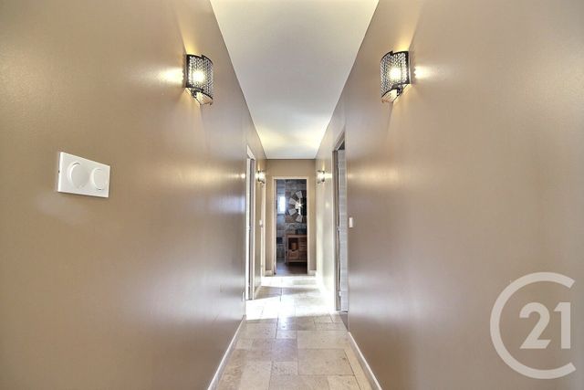 Maison à vendre - 4 pièces - 121 m2 - La Ferte St Cyr - 41 - CENTRE