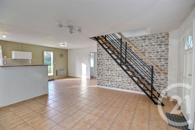 Maison à vendre - 5 pièces - 103,66 m2 - Dhuizon - 41 - CENTRE