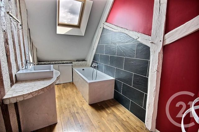 Maison &agrave; vendre - 5 pi&egrave;ces - 133 m2 - Avaray - 41 - CENTRE