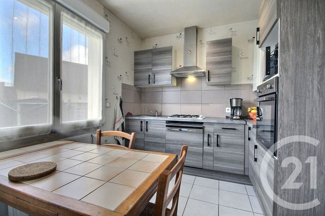 Maison &agrave; vendre - 3 pi&egrave;ces - 77 m2 - Dhuizon - 41 - CENTRE