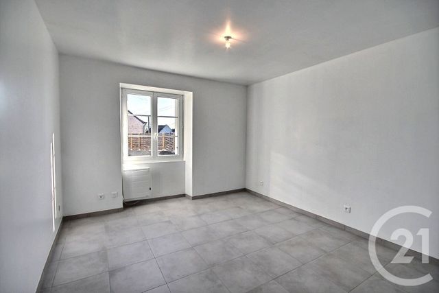 Maison &agrave; louer - 4 pi&egrave;ces - 98 m2 - Maves - 41 - CENTRE