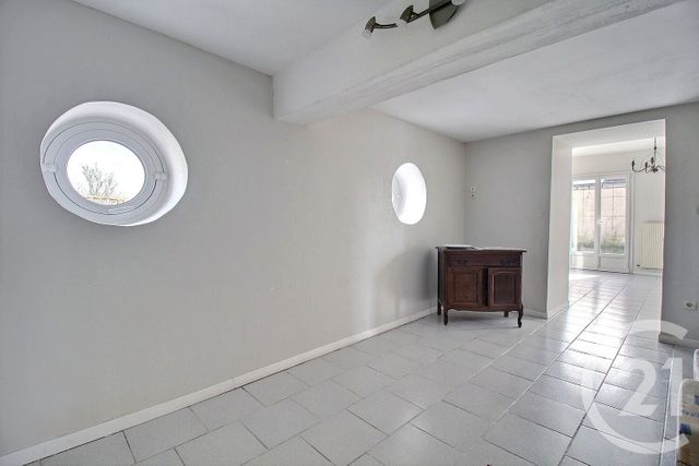 Maison &agrave; louer - 6 pi&egrave;ces - 181 m2 - Beauce La Romaine - 41 - CENTRE