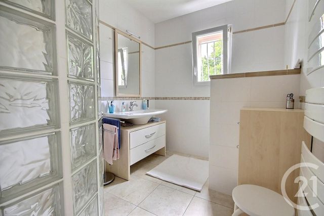 Maison à vendre - 9 pièces - 241 m2 - Veuzain Sur Loire - 41 - CENTRE