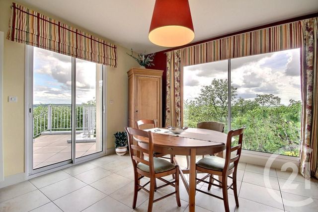 Maison à vendre - 9 pièces - 241 m2 - Veuzain Sur Loire - 41 - CENTRE