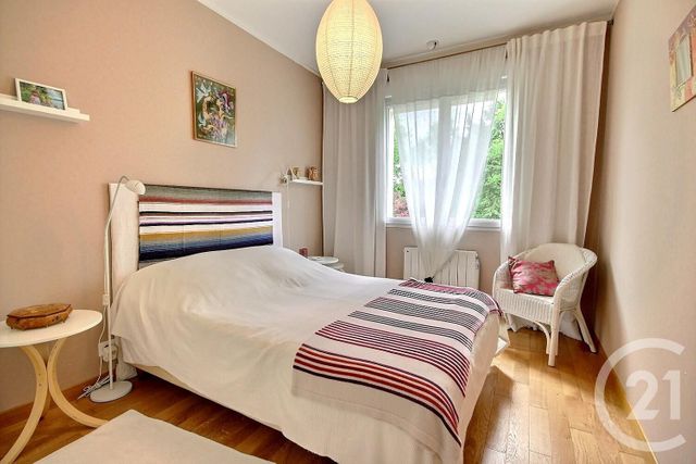 Maison à vendre - 9 pièces - 241 m2 - Veuzain Sur Loire - 41 - CENTRE