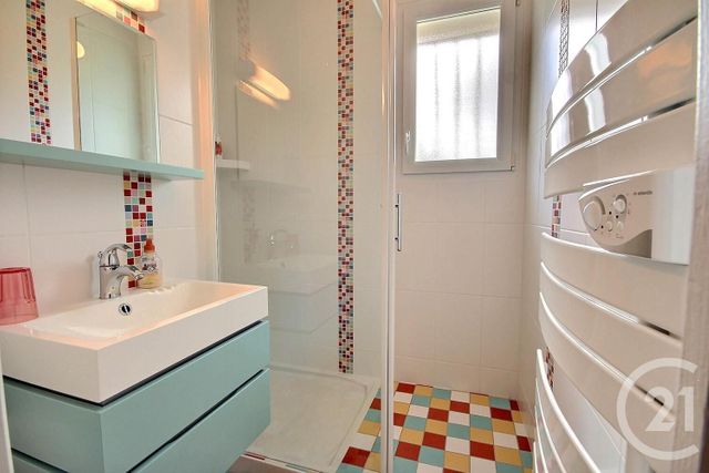 Maison à vendre - 9 pièces - 241 m2 - Veuzain Sur Loire - 41 - CENTRE