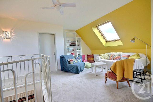 Maison à vendre - 9 pièces - 241 m2 - Veuzain Sur Loire - 41 - CENTRE