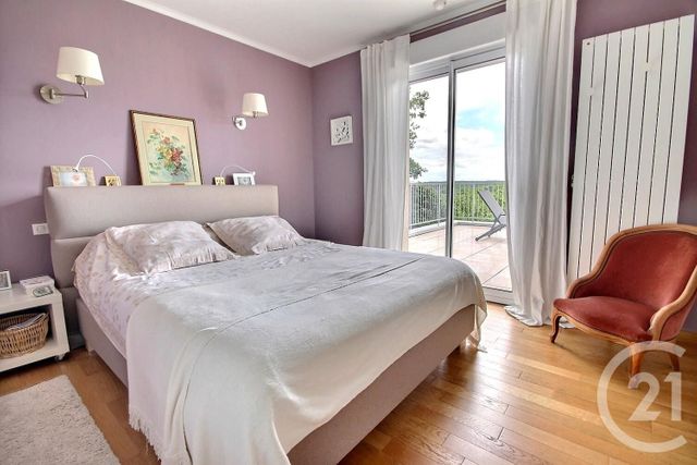 Maison à vendre - 9 pièces - 241 m2 - Veuzain Sur Loire - 41 - CENTRE