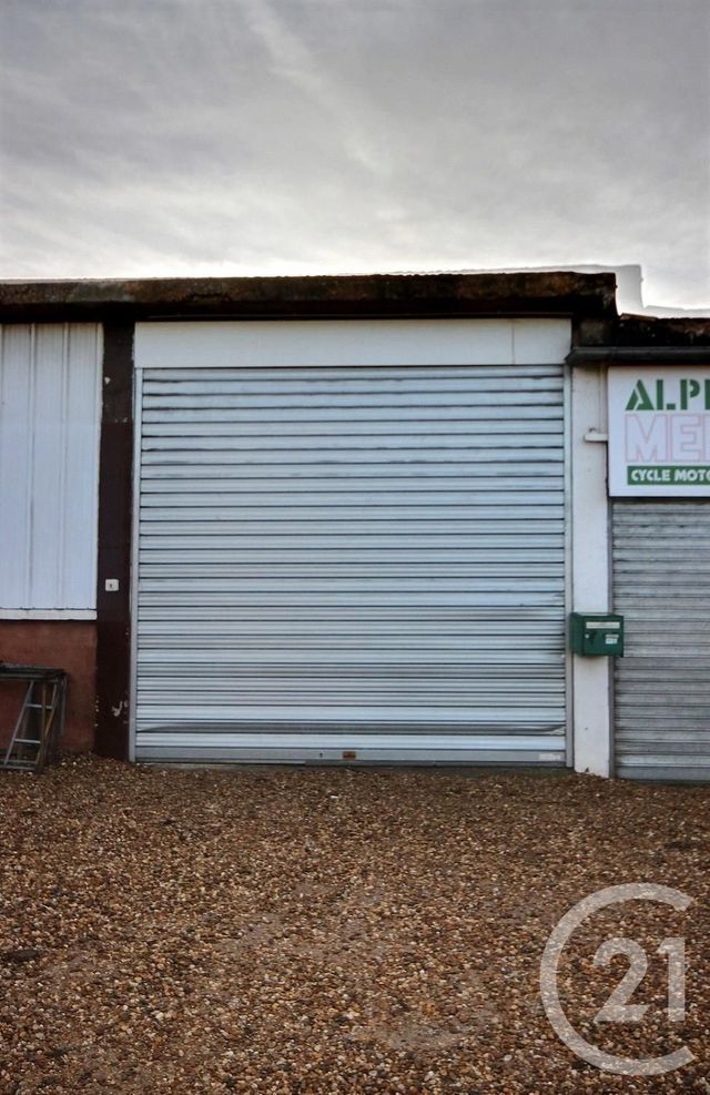 Parking à louer - 64 m2 - La Chaussee St Victor - 41 - CENTRE
