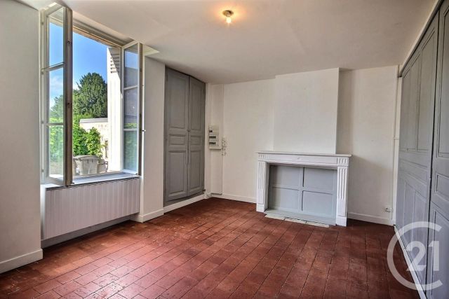 Appartement F1 à louer - 1 pièce - 30,40 m2 - Villebarou - 41 - CENTRE