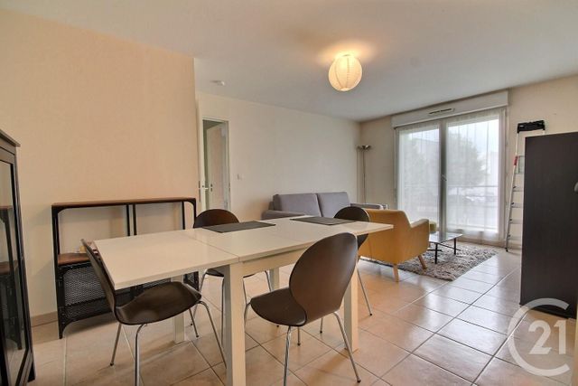Appartement F2 à louer - 2 pièces - 45,11 m2 - La Chaussee St Victor - 41 - CENTRE