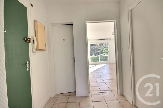 Appartement F2 bis à louer - 3 pièces - 57,24 m2 - La Chaussee St Victor - 41 - CENTRE