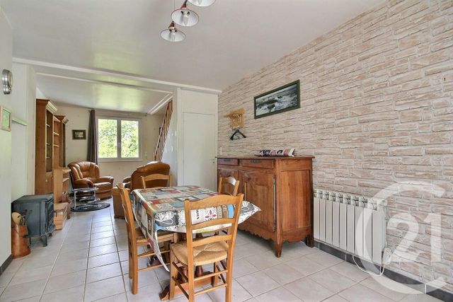 Maison &agrave; louer - 2 pi&egrave;ces - 37 m2 - Courbouzon - 41 - CENTRE