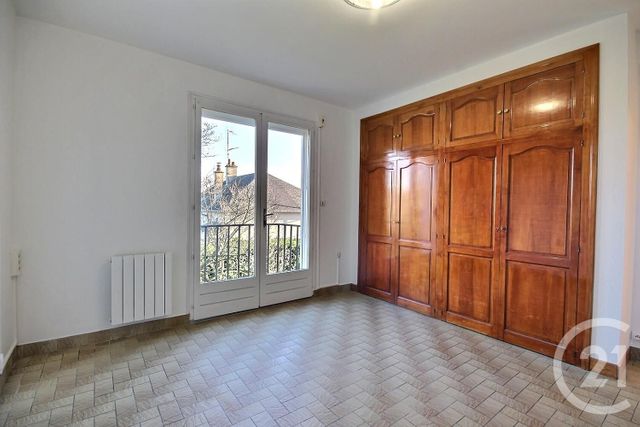 Maison à louer - 6 pièces - 162 m2 - St Amand Longpre - 41 - CENTRE