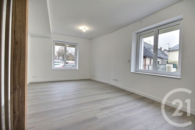 Maison à louer - 4 pièces - 110 m2 - Charsonville - 45 - CENTRE