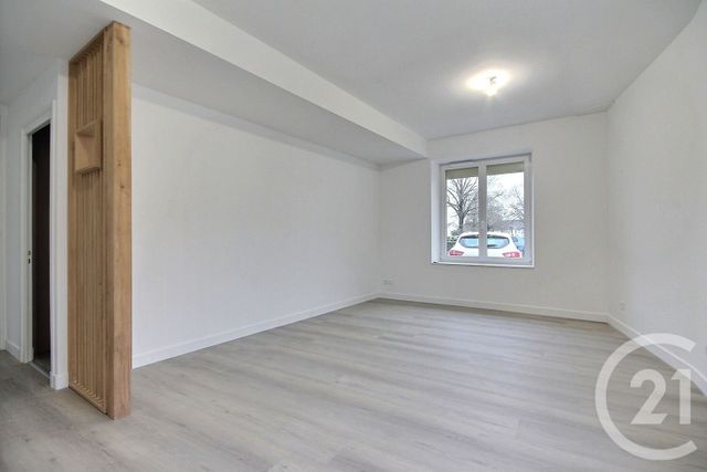 Maison à louer - 4 pièces - 110 m2 - Charsonville - 45 - CENTRE