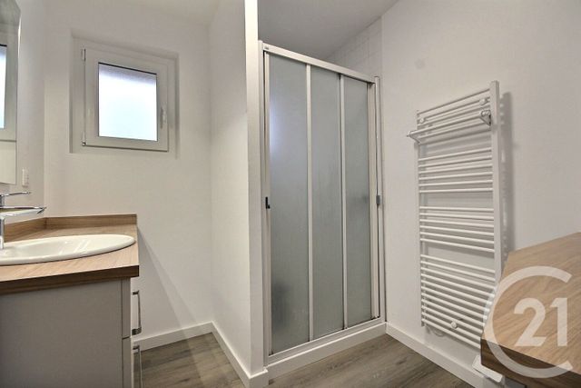 Maison à louer - 4 pièces - 110 m2 - Charsonville - 45 - CENTRE