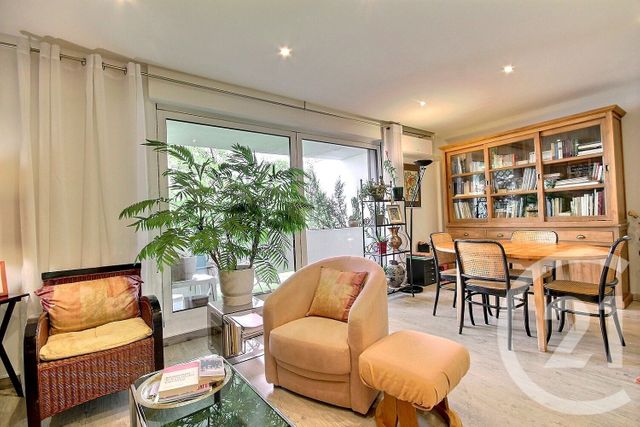 Appartement &agrave; vendre - 5 pi&egrave;ces - 99 m2 - La Chaussee St Victor - 41 - CENTRE