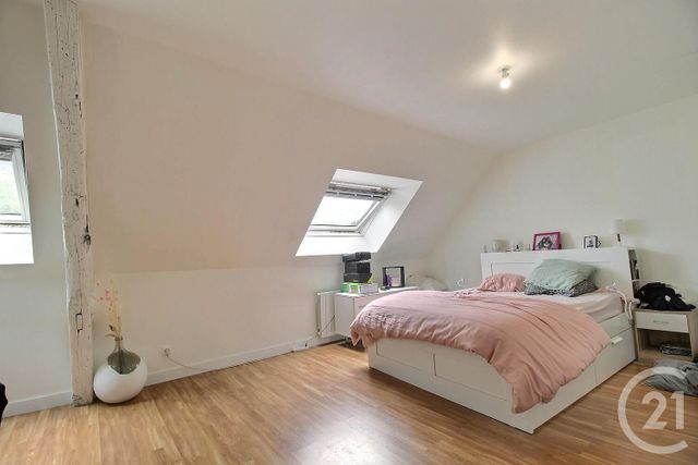 Maison &agrave; louer - 4 pi&egrave;ces - 117 m2 - Charsonville - 45 - CENTRE