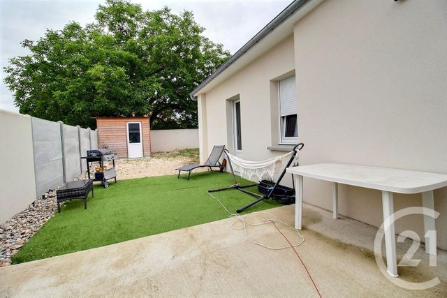 Maison &agrave; louer - 4 pi&egrave;ces - 117 m2 - Charsonville - 45 - CENTRE