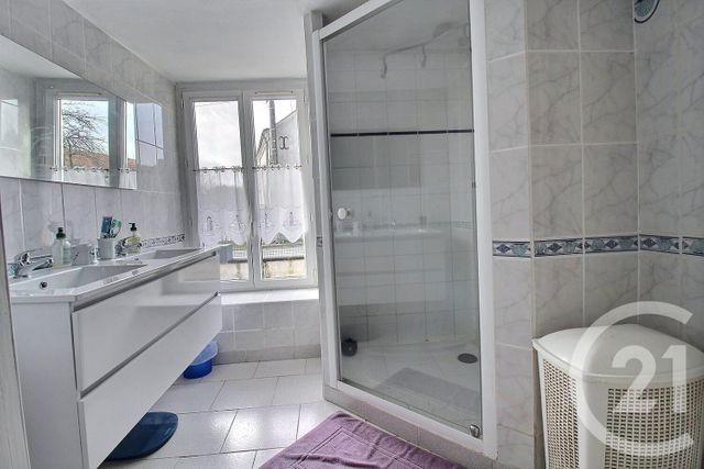 Maison &agrave; louer - 6 pi&egrave;ces - 181 m2 - Beauce La Romaine - 41 - CENTRE