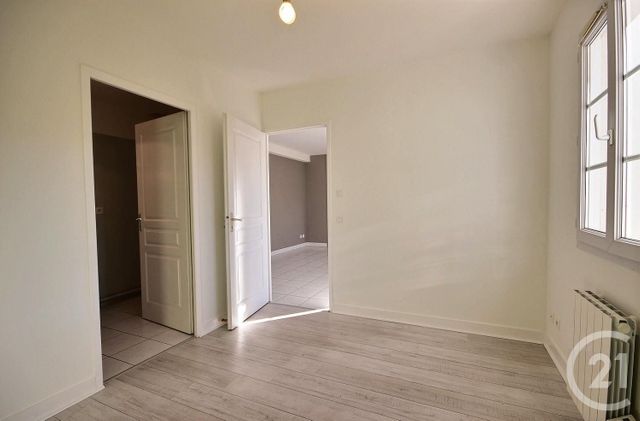 Appartement &agrave; louer - 2 pi&egrave;ces - 45,90 m2 - Cour Cheverny - 41 - CENTRE