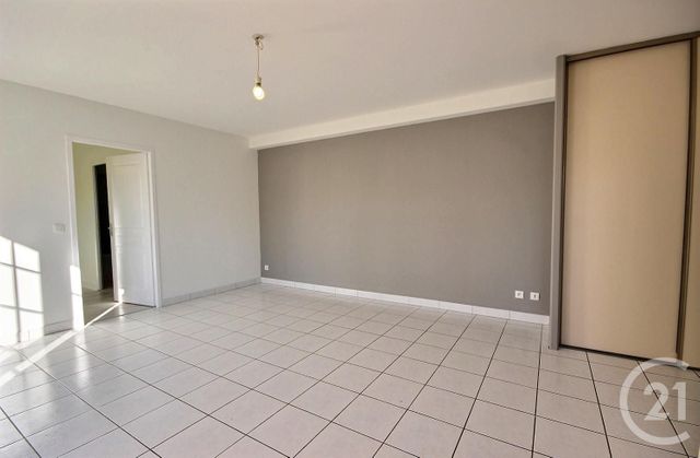 Appartement &agrave; louer - 2 pi&egrave;ces - 45,90 m2 - Cour Cheverny - 41 - CENTRE