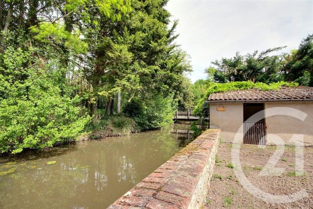 Maison &agrave; louer - 5 pi&egrave;ces - 121 m2 - Bracieux - 41 - CENTRE