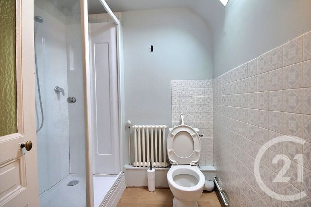 Maison &agrave; louer - 5 pi&egrave;ces - 121 m2 - Bracieux - 41 - CENTRE