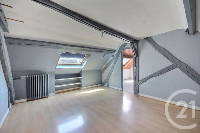 Maison &agrave; louer - 5 pi&egrave;ces - 121 m2 - Bracieux - 41 - CENTRE