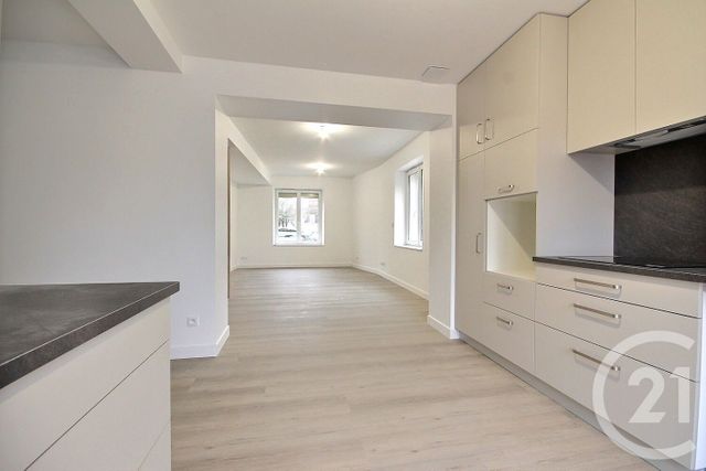 Maison &agrave; louer - 4 pi&egrave;ces - 110 m2 - Charsonville - 45 - CENTRE