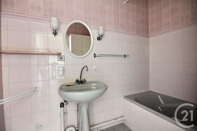 Appartement Studio &agrave; louer - 1 pi&egrave;ce - 33 m2 - Blois - 41 - CENTRE