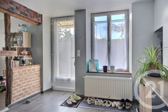 Maison &agrave; louer - 3 pi&egrave;ces - 78 m2 - Oucques La Nouvelle - 41 - CENTRE