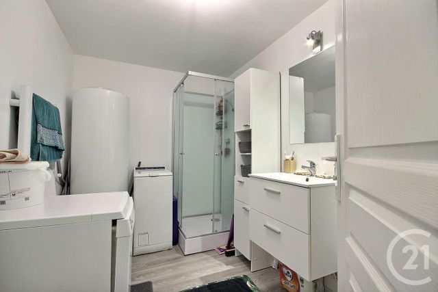 Appartement &agrave; louer - 3 pi&egrave;ces - 47,09 m2 - Ouzouer Le Marche - 41 - CENTRE