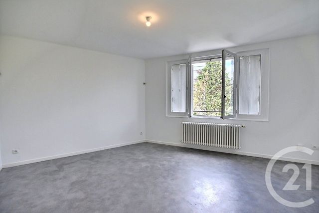 Appartement &agrave; louer - 4 pi&egrave;ces - 87 m2 - Blois - 41 - CENTRE